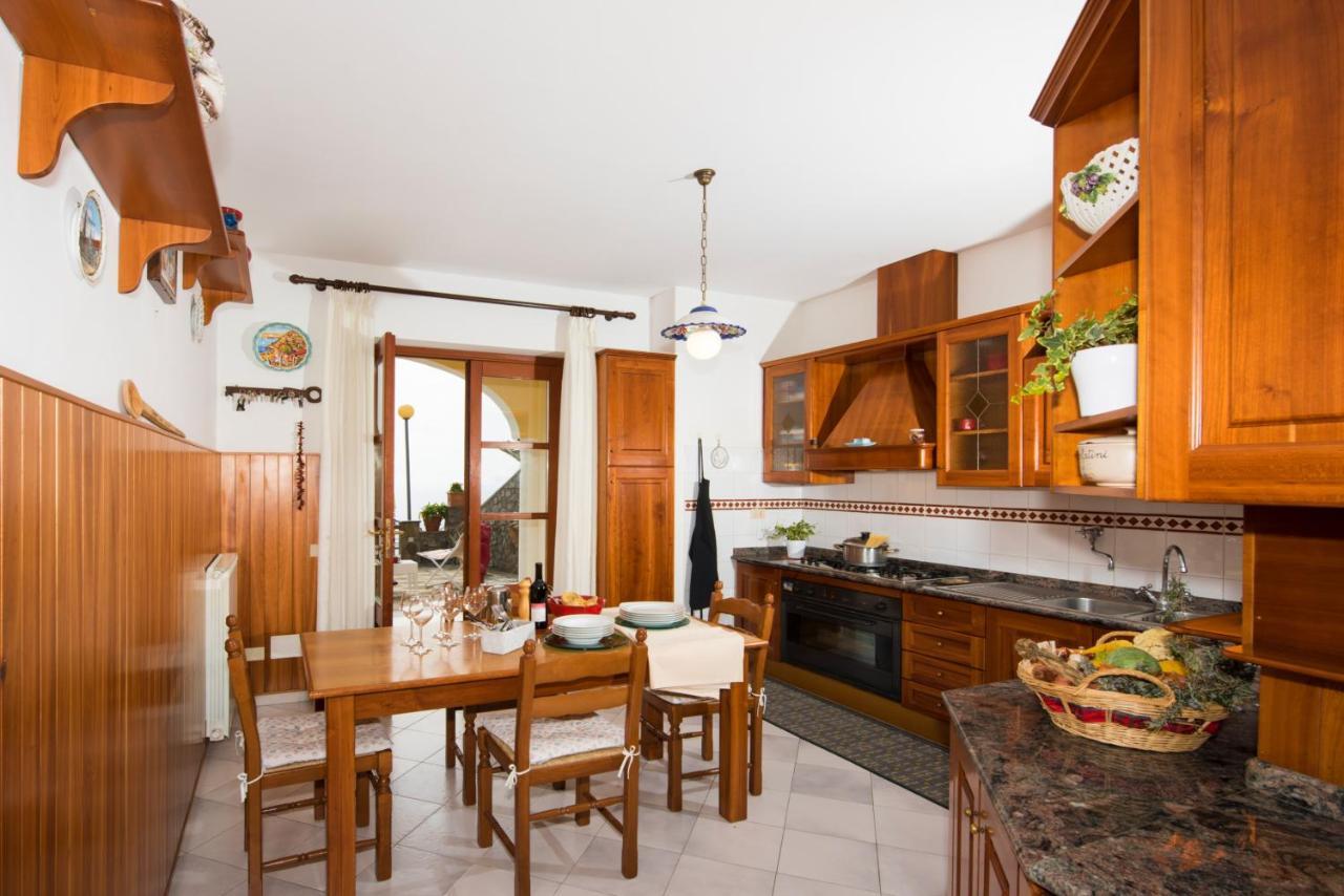 Villa Savina - Elegant Family Villa Overlooks Amalfi Coast - Positano Exterior foto